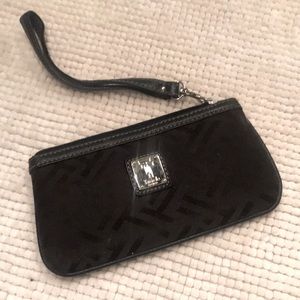 Black wristlet